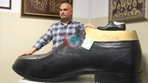Türkiyenin giyilebilir en büyük ayakkabısı ortaya çıktı Tam 222 numara