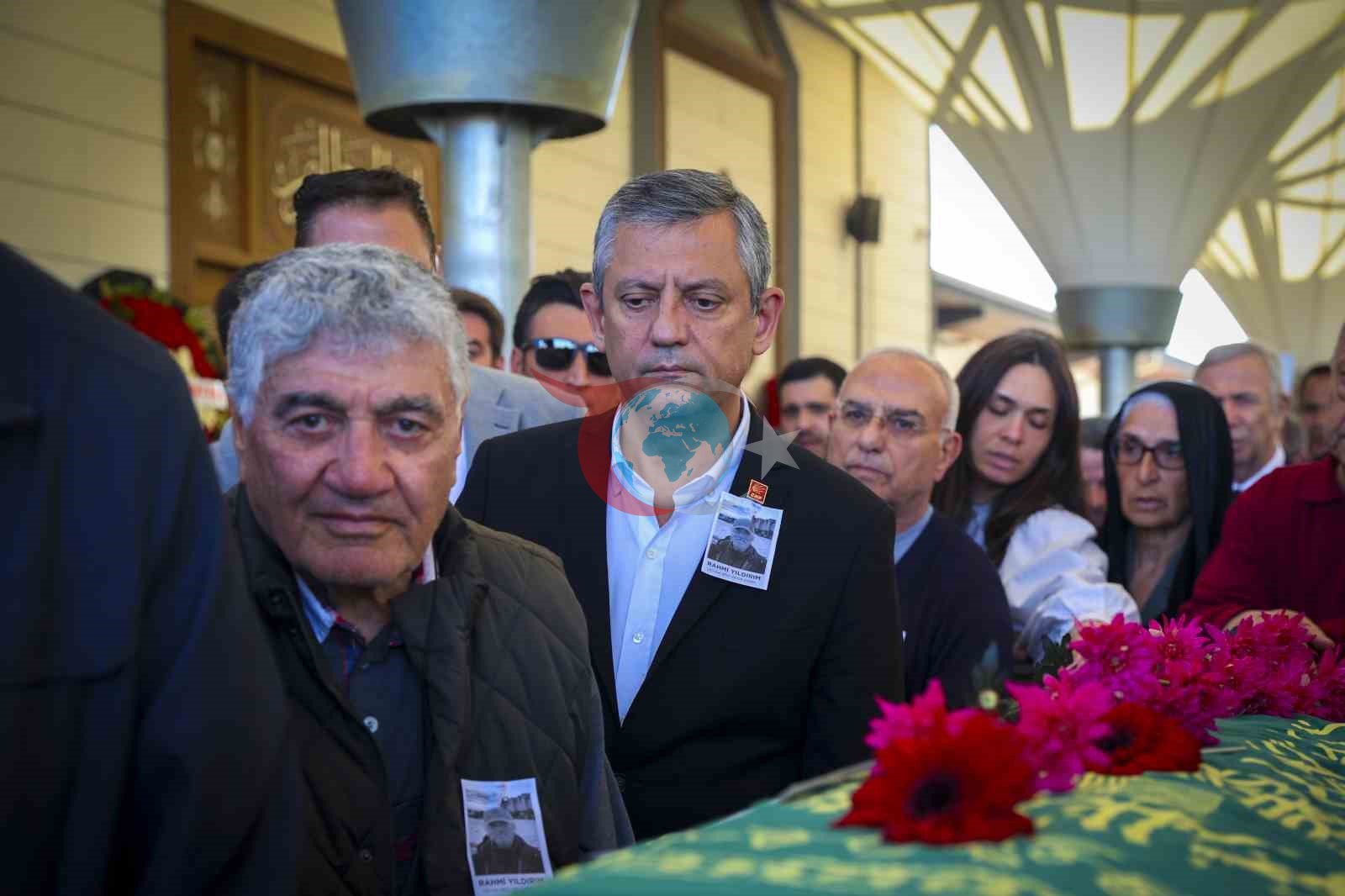 CHP Genel Başkanı Özel, gazeteci Yıldırım&rsquo;ın cenaze törenine katıldı