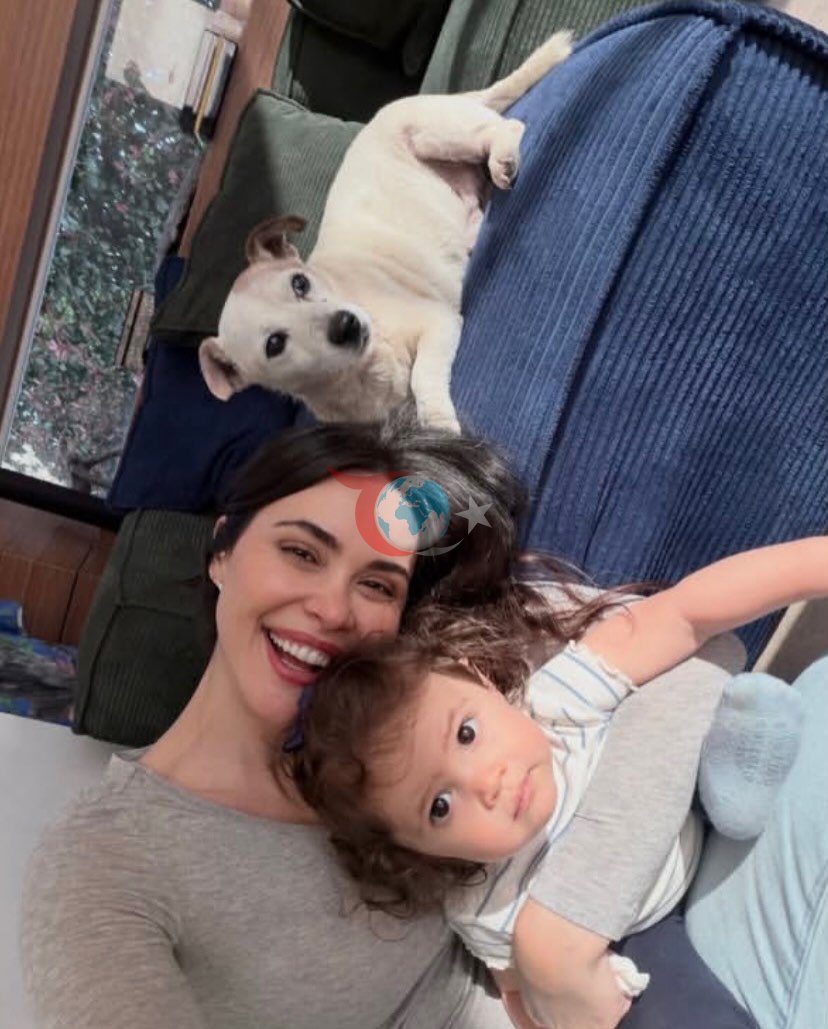 Demirel Ailesinin En Yeni Üyesi: Yasmin Bebeğin Instagram Kareleri Rekor Kırdı