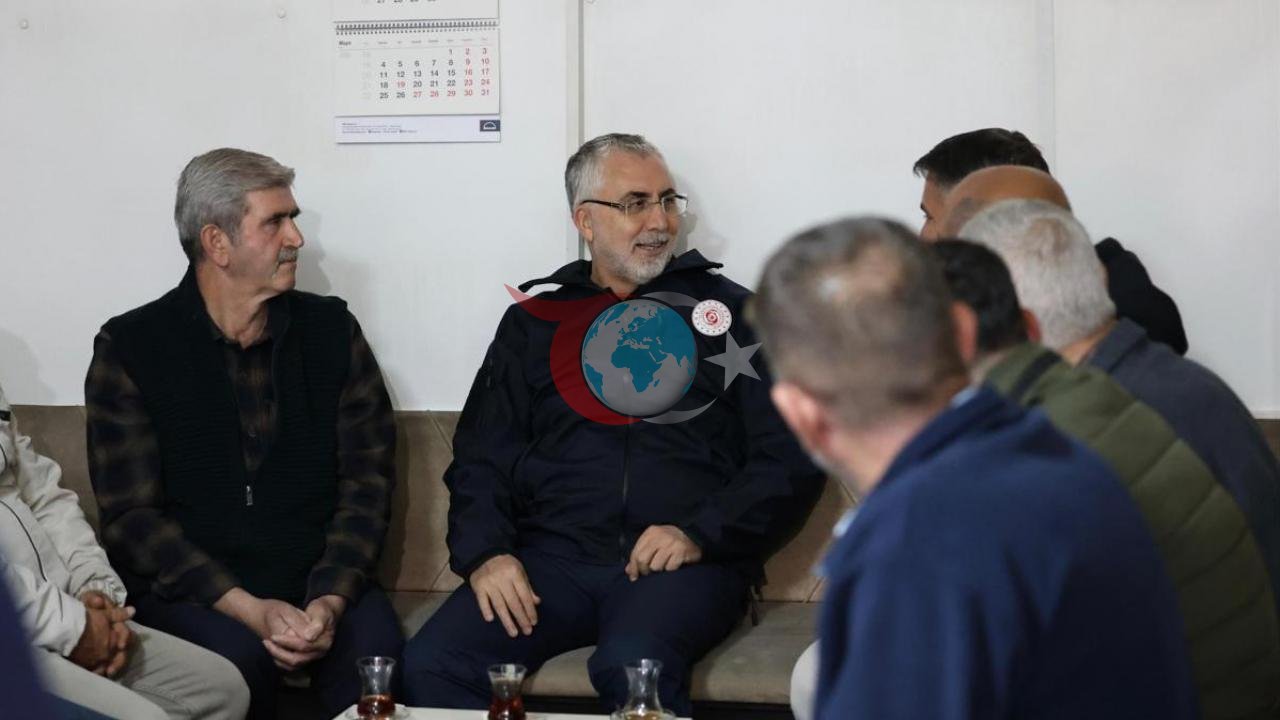 Bakan Işıkhan'dan 1 Mayıs Mesajı: Gelecek Hedeflerimize Birlikte Yürüyoruz