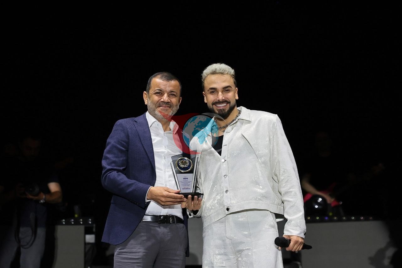 Sevilen sanatçı Sefo Denizli’yi salladı