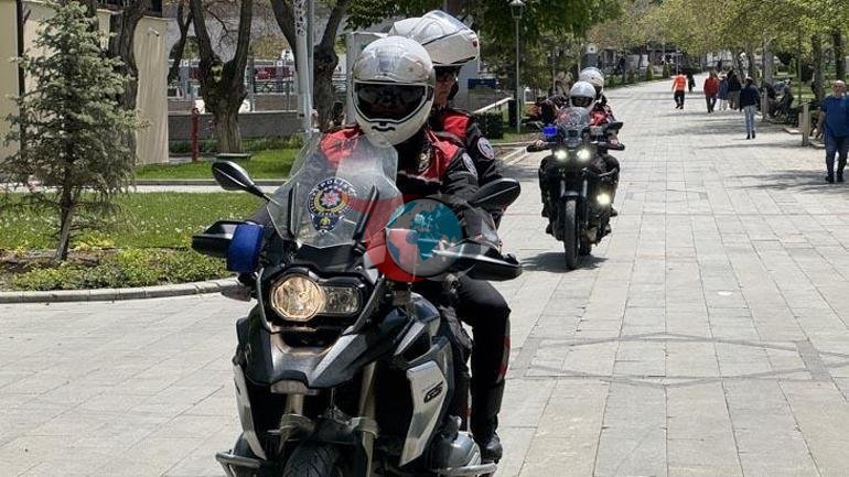 Araç kullanırken boğazına erik kaçan sürücüyü polis kurtardı
