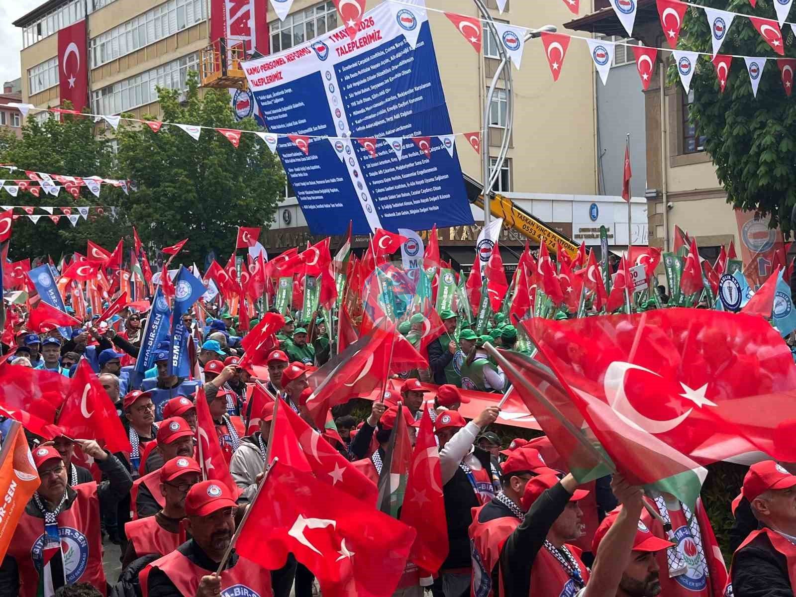 Memur-Sen, Çorum'da 1 Mayıs Emek ve Dayanışma Günü'nü Coşkuyla Kutladı