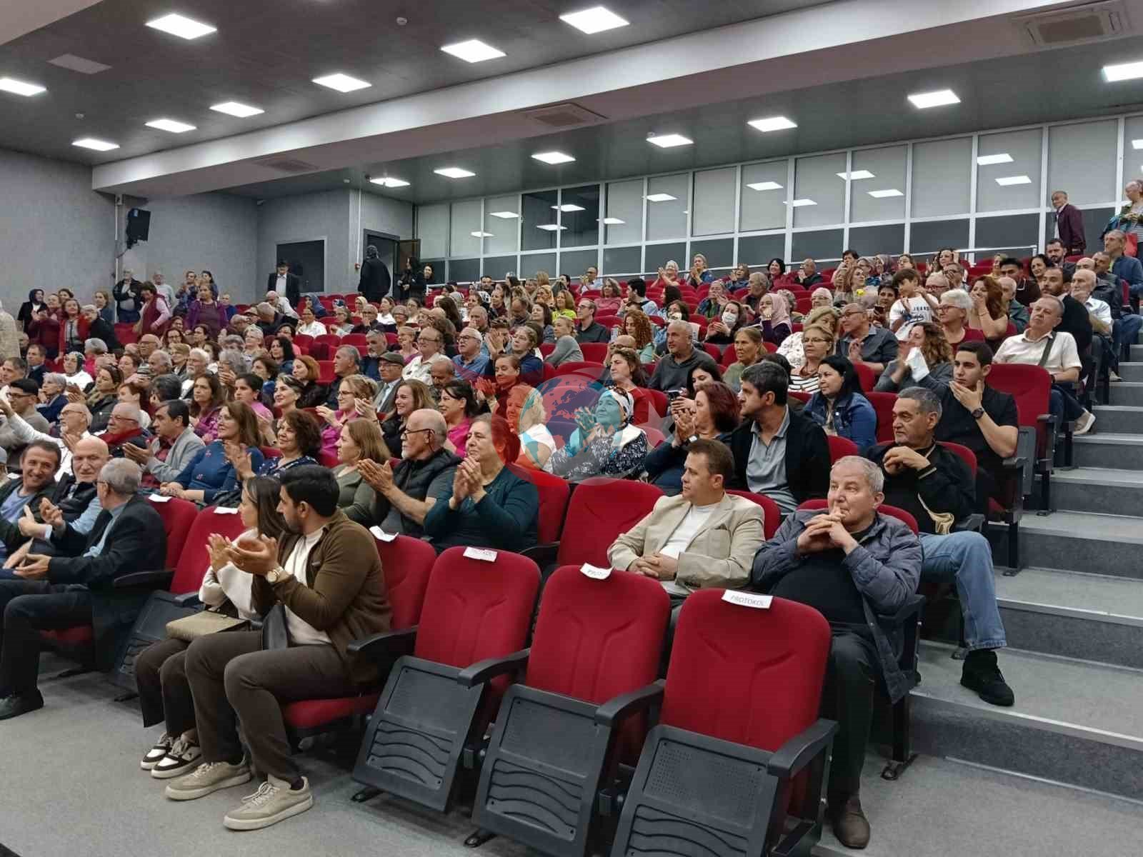 Gömeç&rsquo; de bahara merhaba konseri yoğun ilgi gördü
