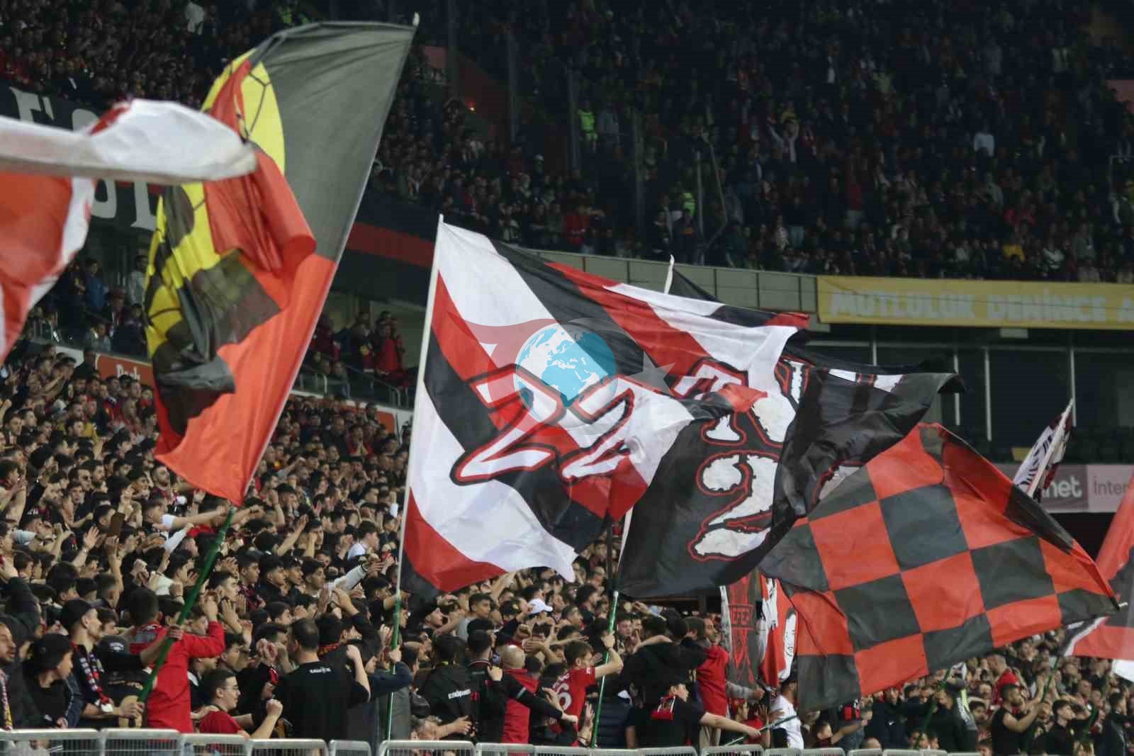 Eskişehirspor ile Ayvalıkgücü Arasındaki Maçın Biletleri Hızla Tükendi