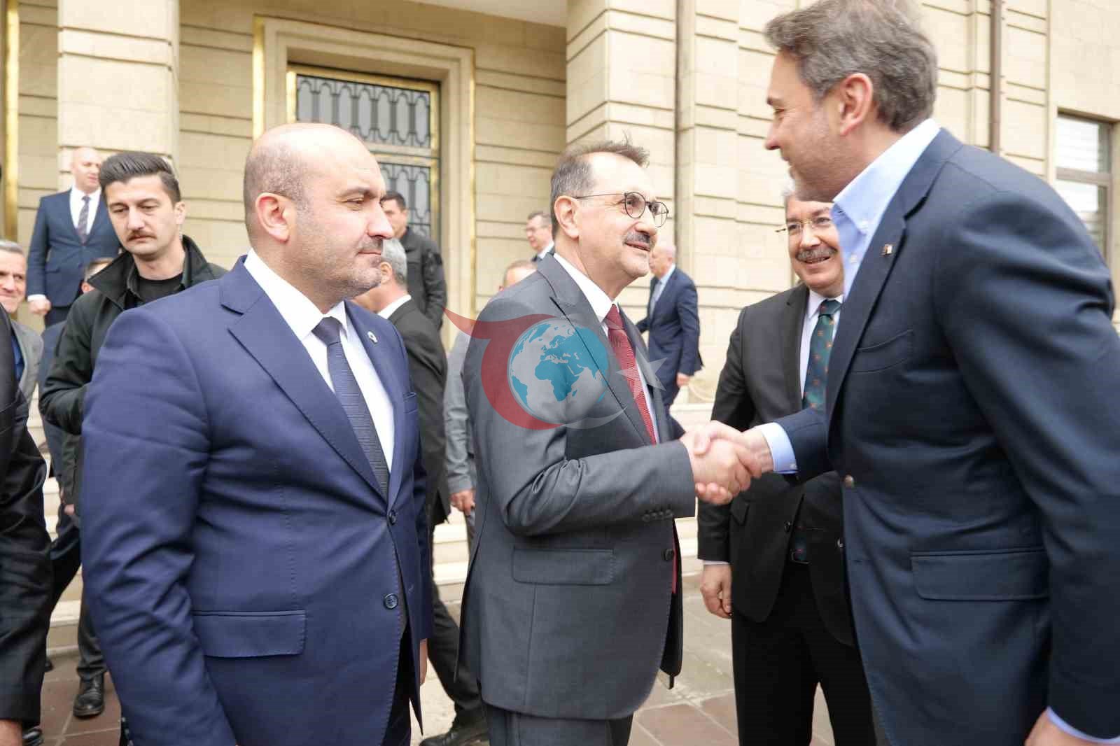 Enerji Bakanı Bayraktar Eskişehir'de Vali Yılmaz'ı Ziyaret Etti