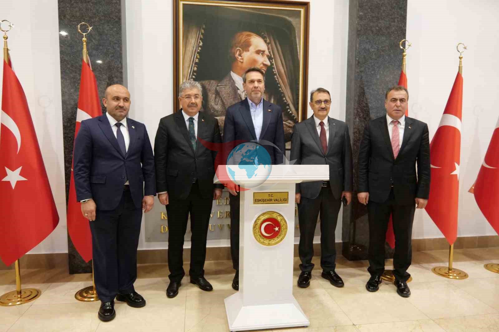 Bakan Bayraktar Eskişehir Valiliğini ziyaret etti