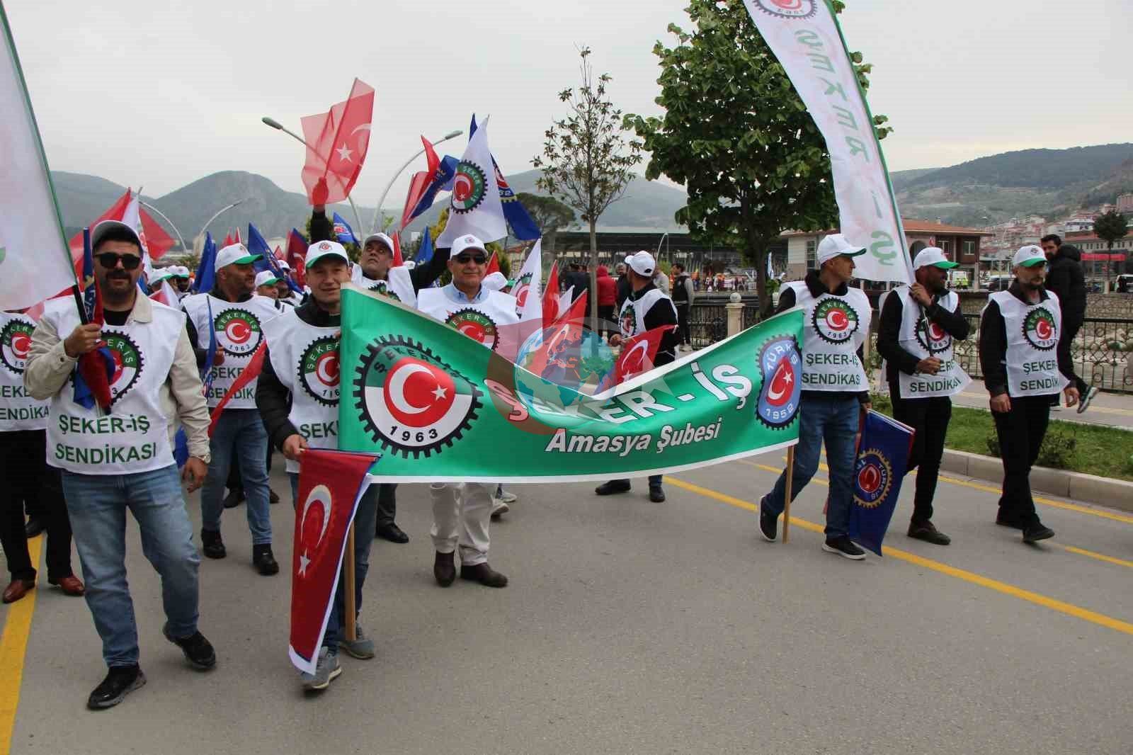 Amasyaโda yaฤmur altฤฑnda 1 Mayฤฑs yรผrรผyรผลรผ