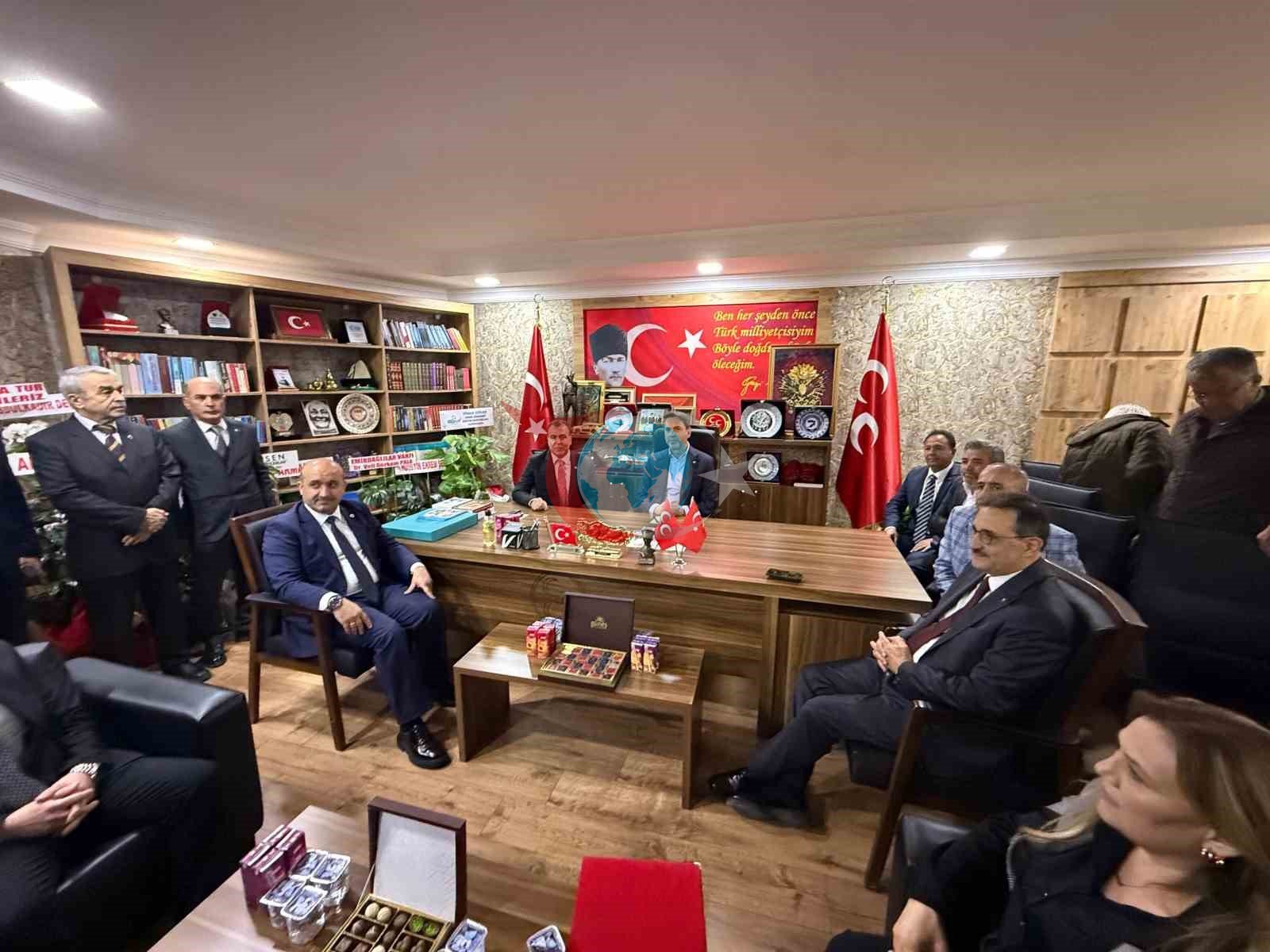 Bakan Bayraktar MHP Eskişehir İl Başkanlığı’nı ziyaret etti