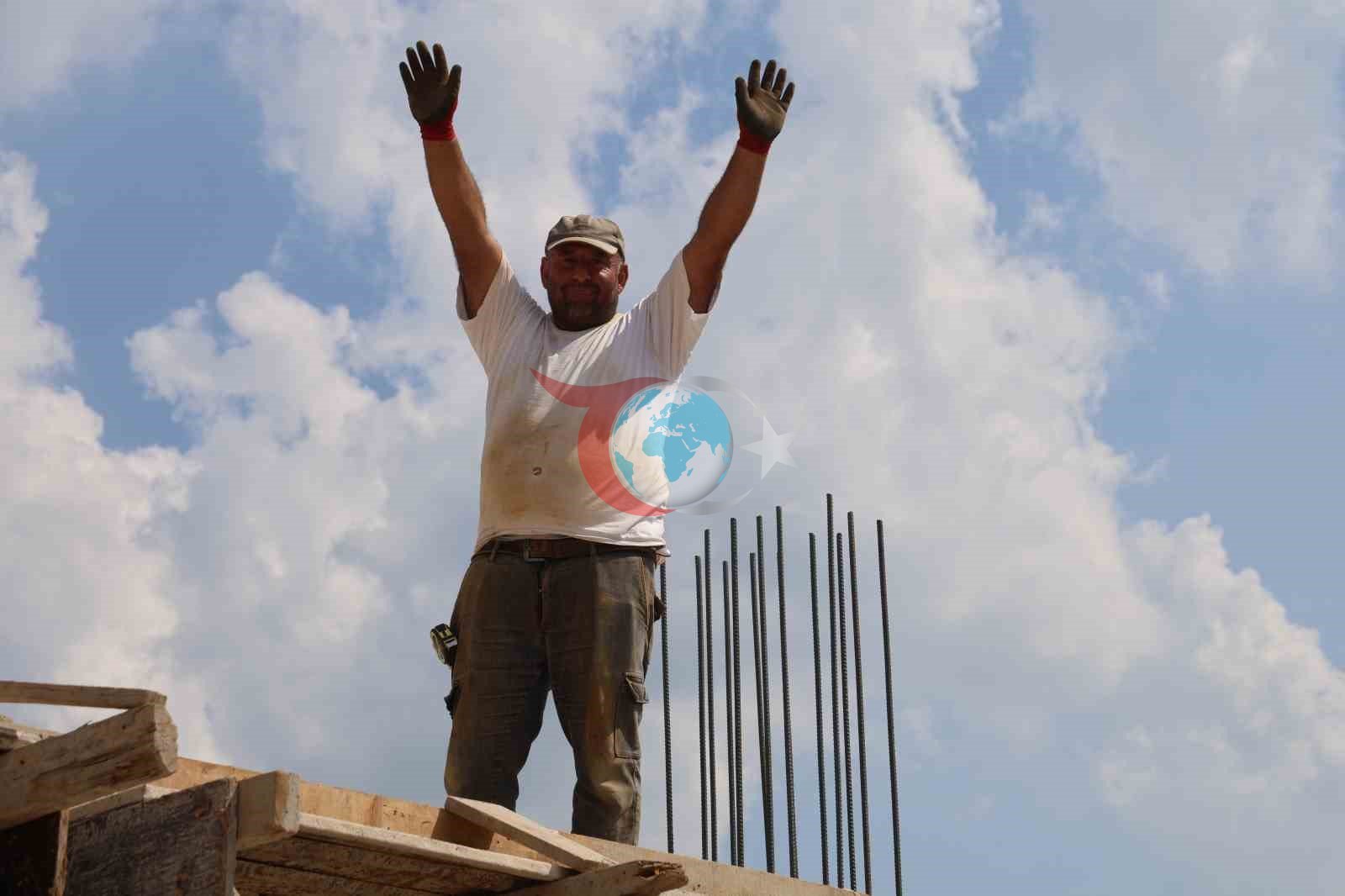 Adana'da İnşaat İşçileri 1 Mayıs'ta Çalışmayı Sürdürdü