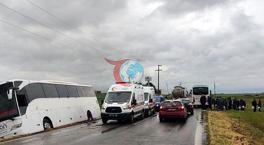 1 Mayıs kutlamalarına giden işçiler ölümden döndü! Otobüs yoldan çıktı; 1 yaralı