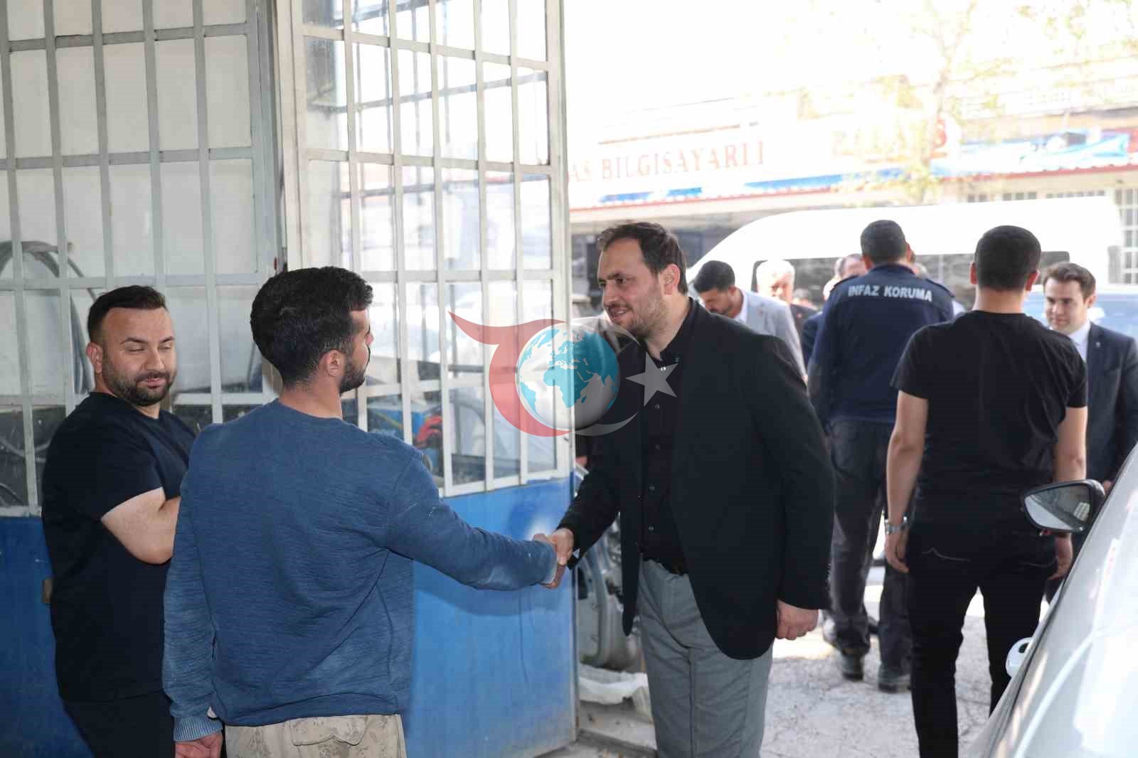 AK Parti, 1 Mayıs'ta İşçilerin Yanında Yer Aldı