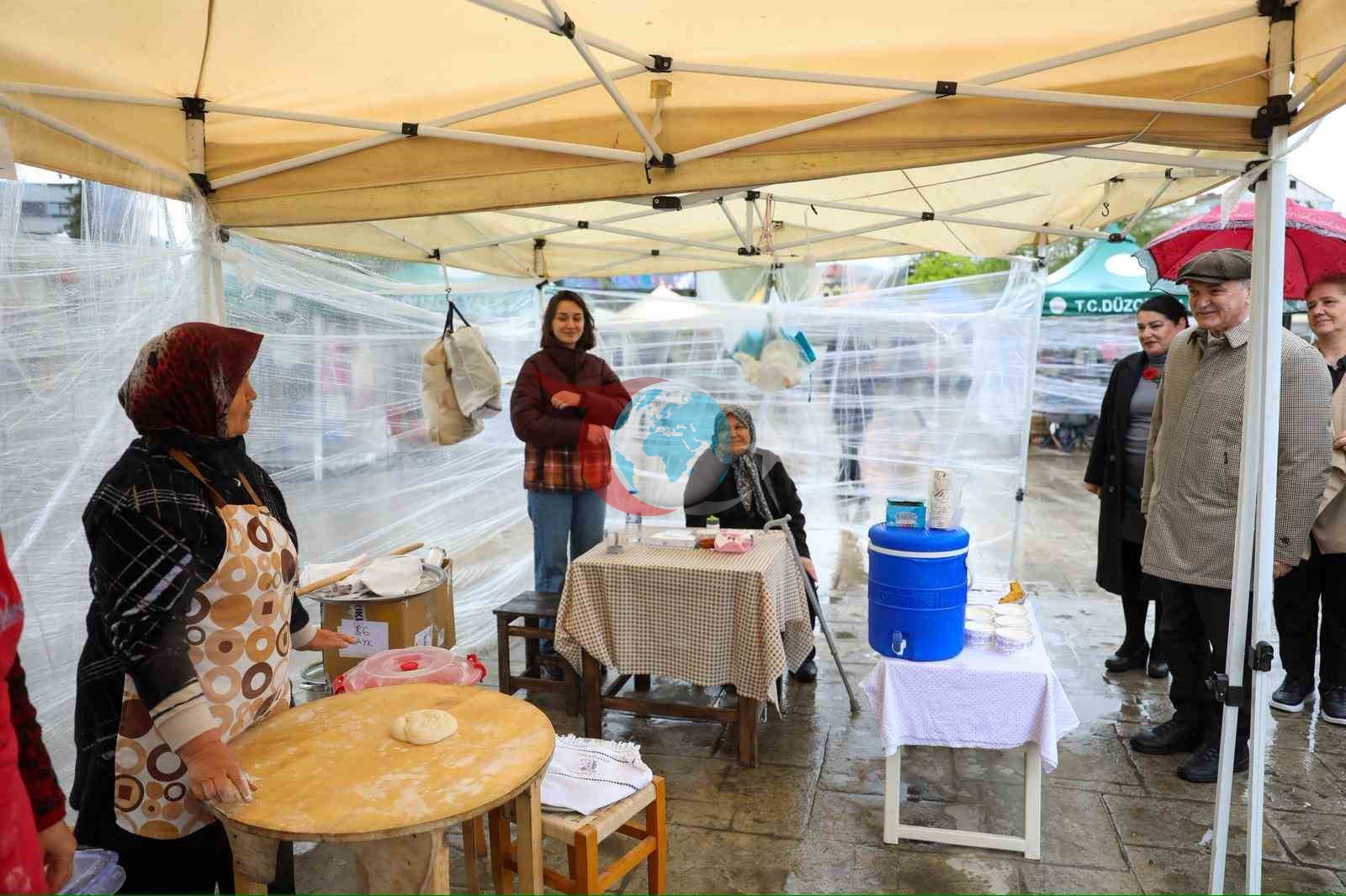 Başkan Özlü üretim şenliğini ziyaret etti