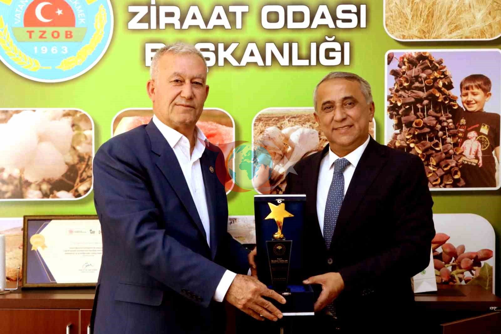 Hasan Altun'dan Gaziantep Tarım İl Müdürü Sağlam'a Anlamlı Plaket