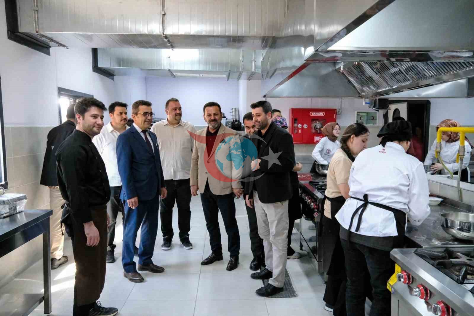 Bilecik’te özel ihtiyaçlı bireyler pasta ve tatlı yaptı