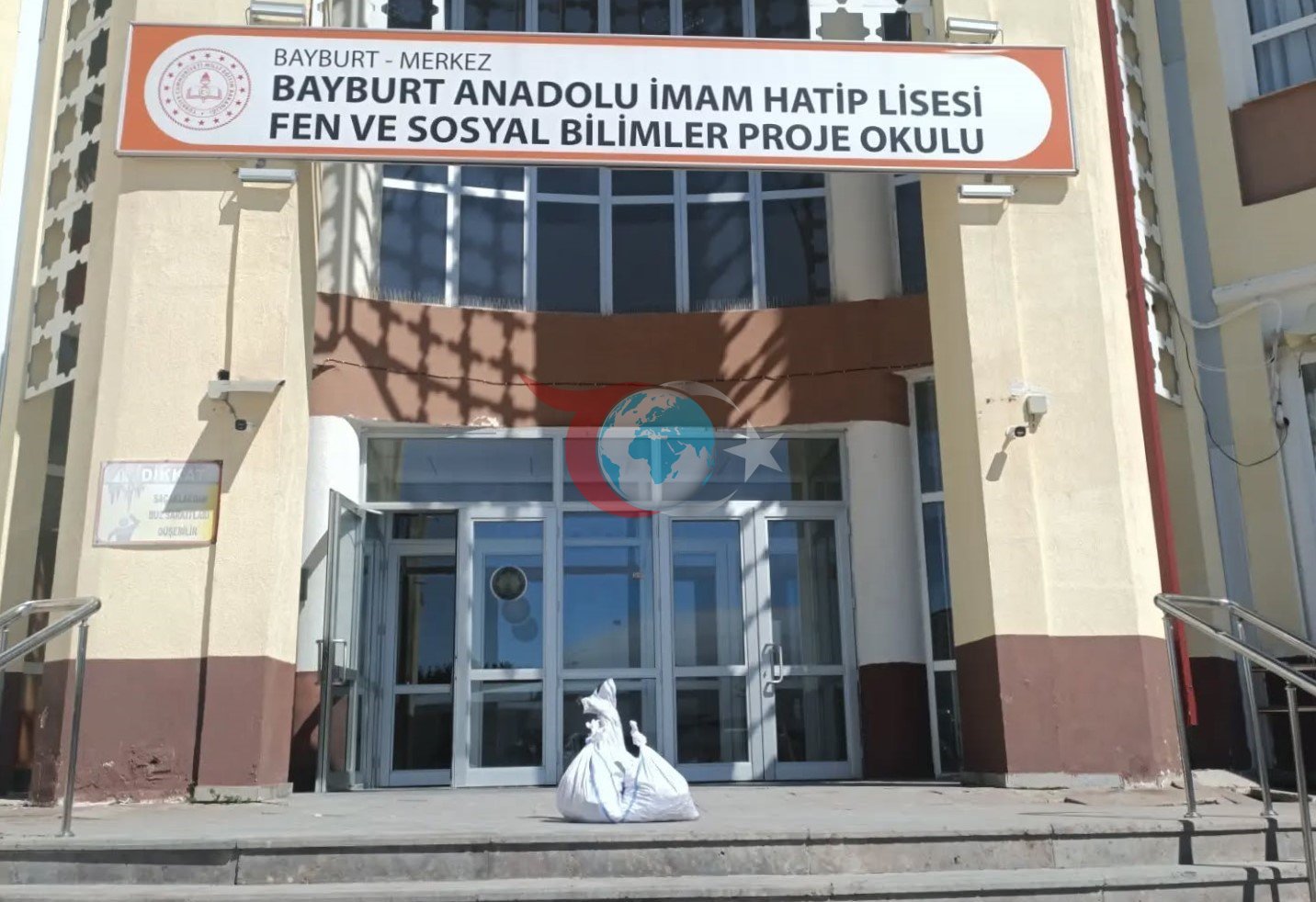 Bayburt Anadolu İHL Öğrencilerinden Örnek Geri Dönüşüm Çalışması
