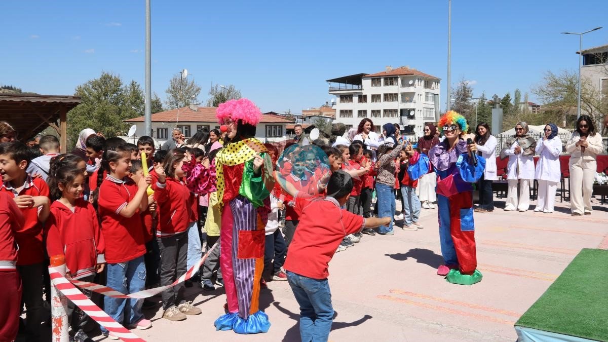 Öğrenciler Bilim Şenliği ile Bilim Dolu Bir Gün Geçirdi