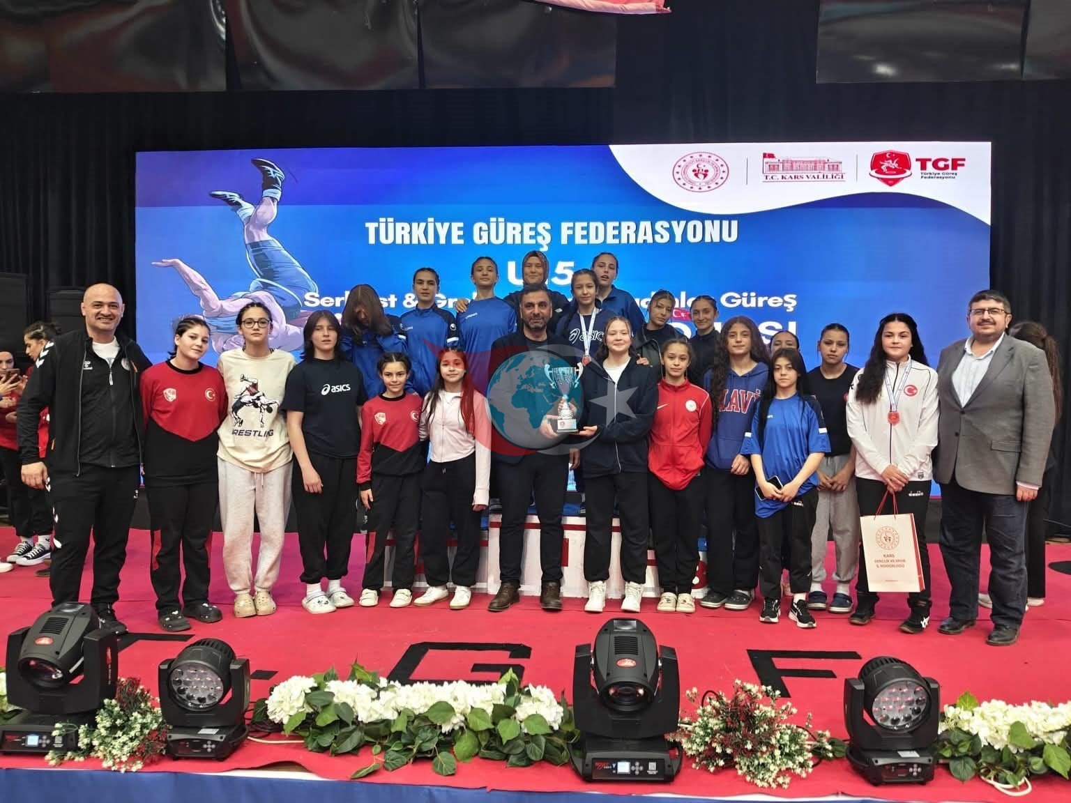 Afyonkarahisarlı Güreşçiler Kars’tan Madalyalarla Döndü