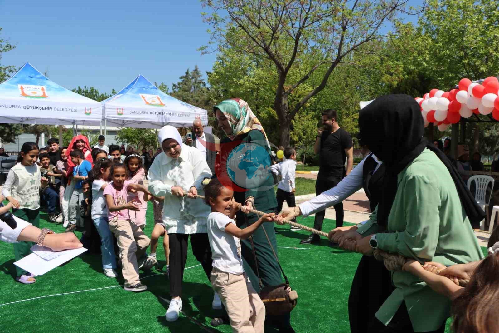 Şanlıurfa&rsquo;da çocuk şenliği renkli görüntülere sahne oldu