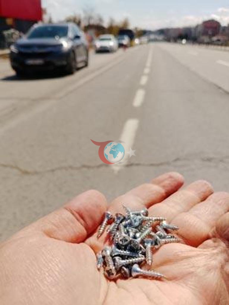 Yer: İstanbul 4 kilometre boyunca yola saçıldı; onlarca aracın lastiği patladı