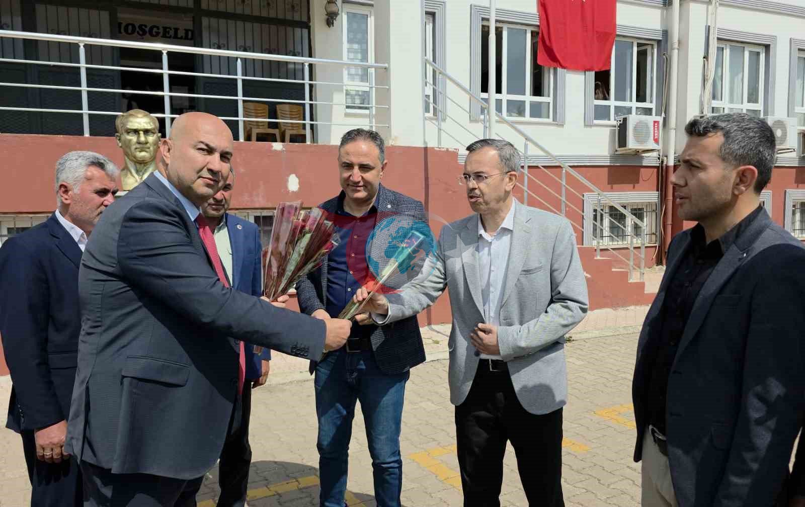 Hassa'da Muhtarlardan Eğitime Anlamlı Destek