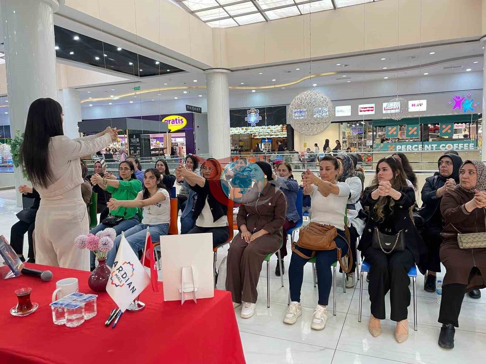 Mardian Mall’da Elif Erdenay ile Buluşma: Edebiyat Tutkunları Bir Araya Geldi