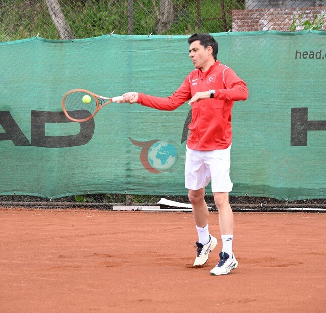 Cansel Elçin, Roma yolcusu