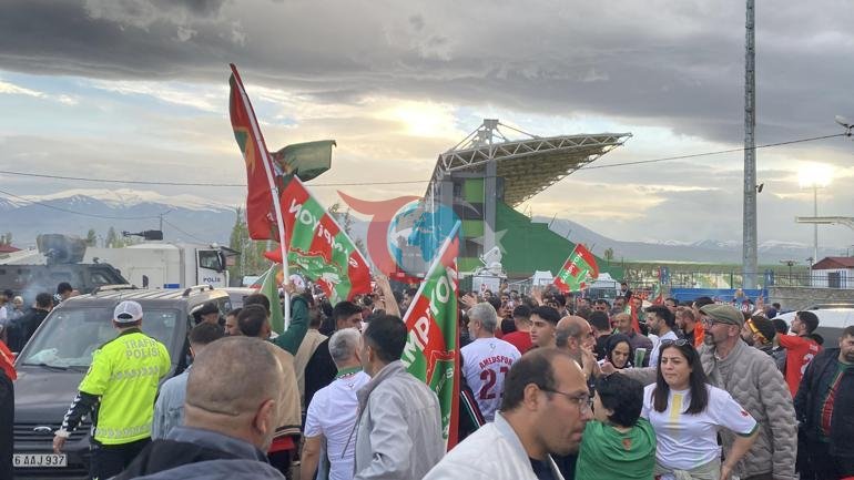 Amed Sportif Faaliyetler taraftarlarından Iğdır’da Süper Lig kutlaması