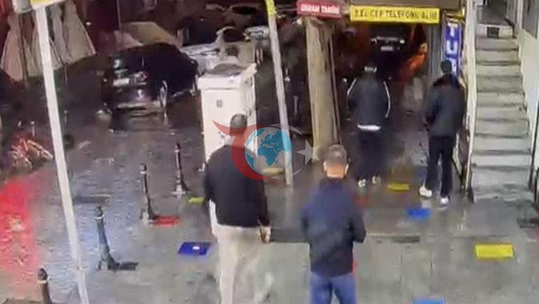 Bahçelievlerde kıskançlık kavgası kanlı bitti Ölü ve yaralılar var