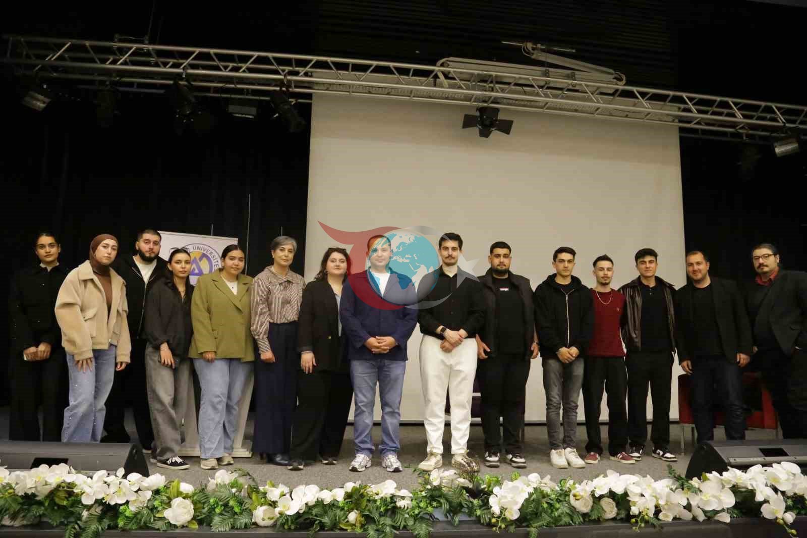 &lsquo;Havadaki Laz&rsquo; üniversite öğrencileri ile bir araya geldi