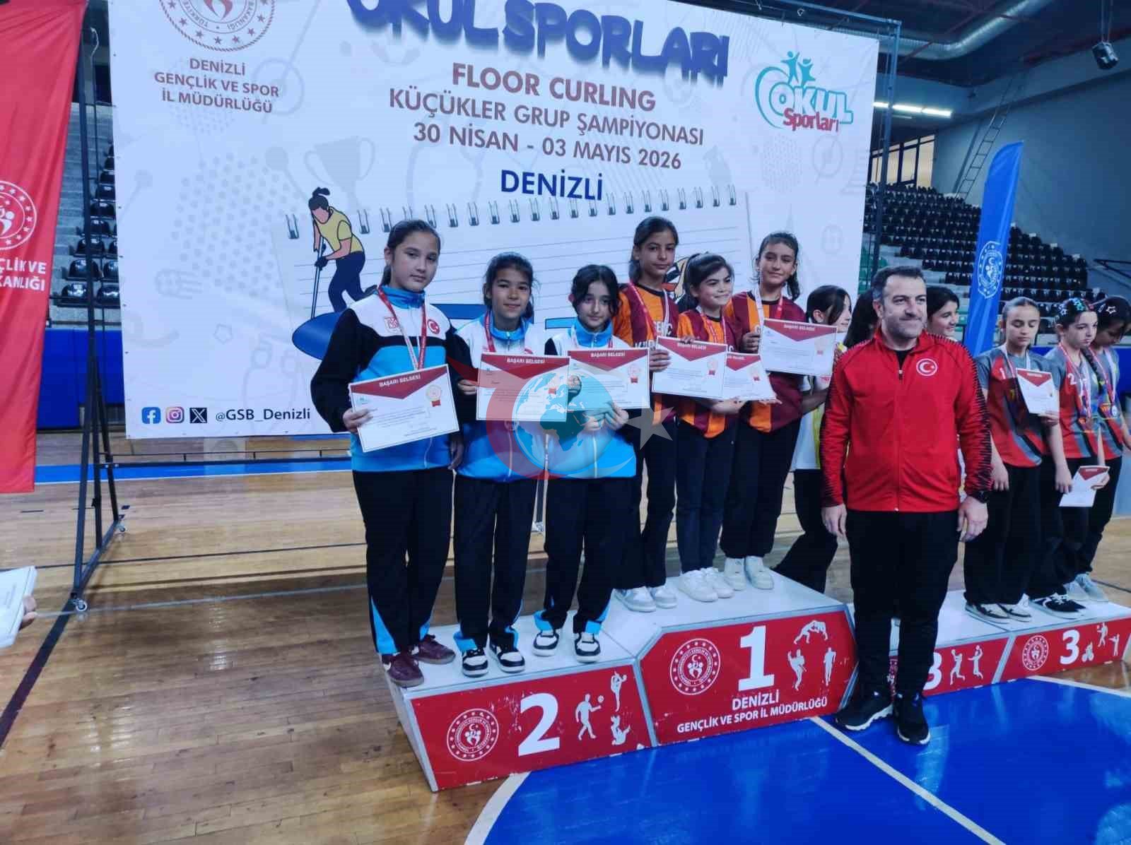 Yunus Emre Ortaokulu Floor Curling'de Bölge İkincisi Oldu