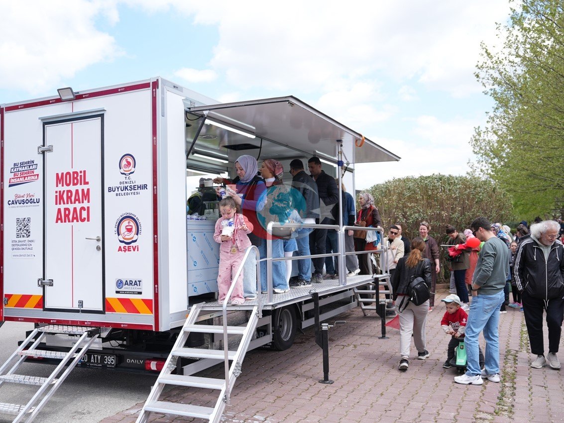 Denizli Büyükşehirin mobil ikram filosu güçlendi