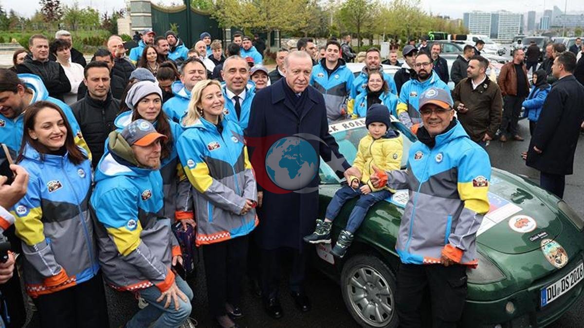 Cumhurbaşkanı Erdoğan, İpek Yolu Rallisi Sporcularını Ağırladı