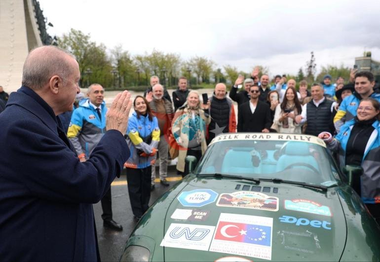 Cumhurbaşkanı Erdoğan, İpek Yolu Rallisi katılımcıları ile buluştu