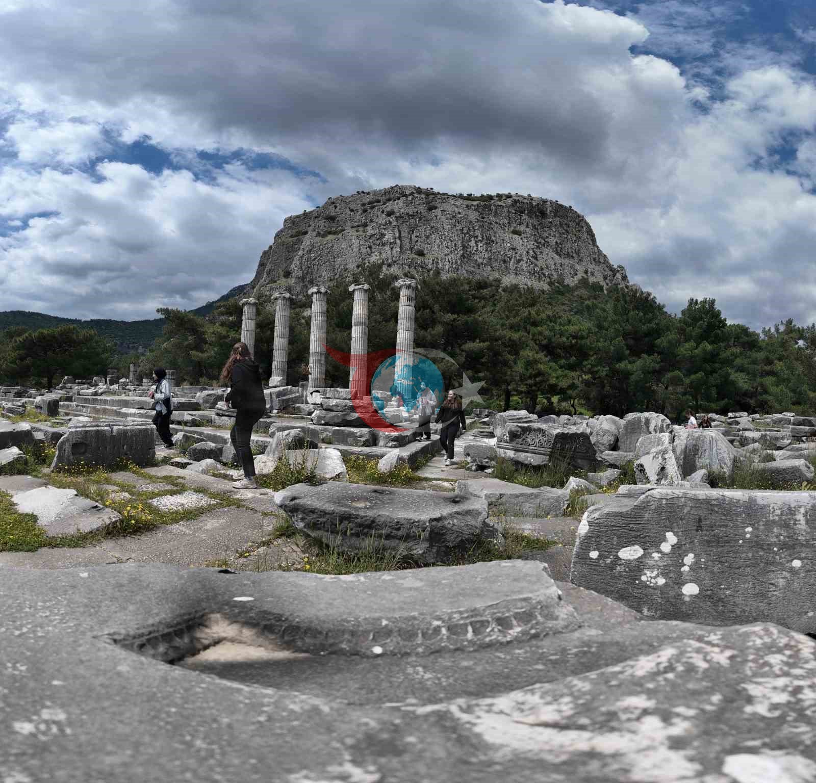 Söke&rsquo;de tarihin kalbi Priene&rsquo;de meclis toplantısı yapıldı