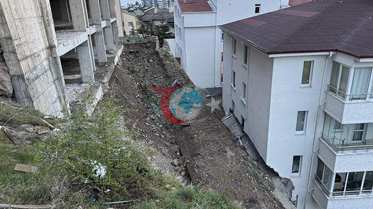 Nevşehirde istinat duvarı çöktü, apartmanda hasar oluştu