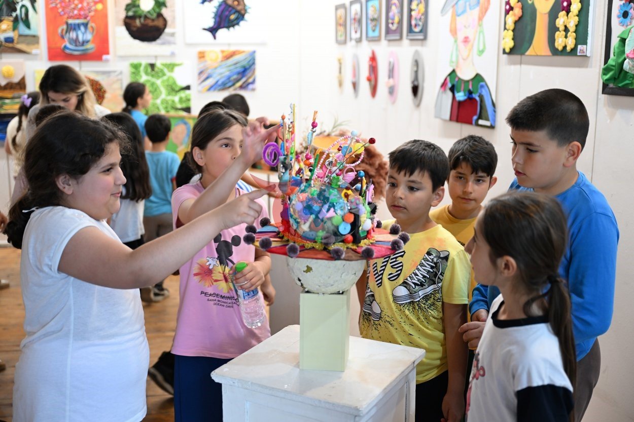Mersin’de Çocukların Sanatsal Çalışmaları Sergilendi