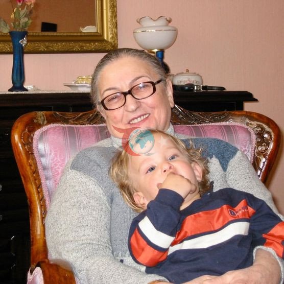 Mehmet Aslantuğ anne acısıyla sarsıldı
