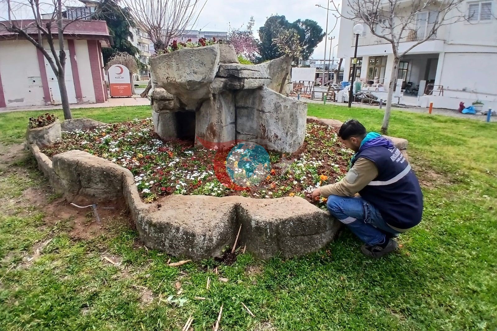 Efeler'de Parklar Modernize Ediliyor