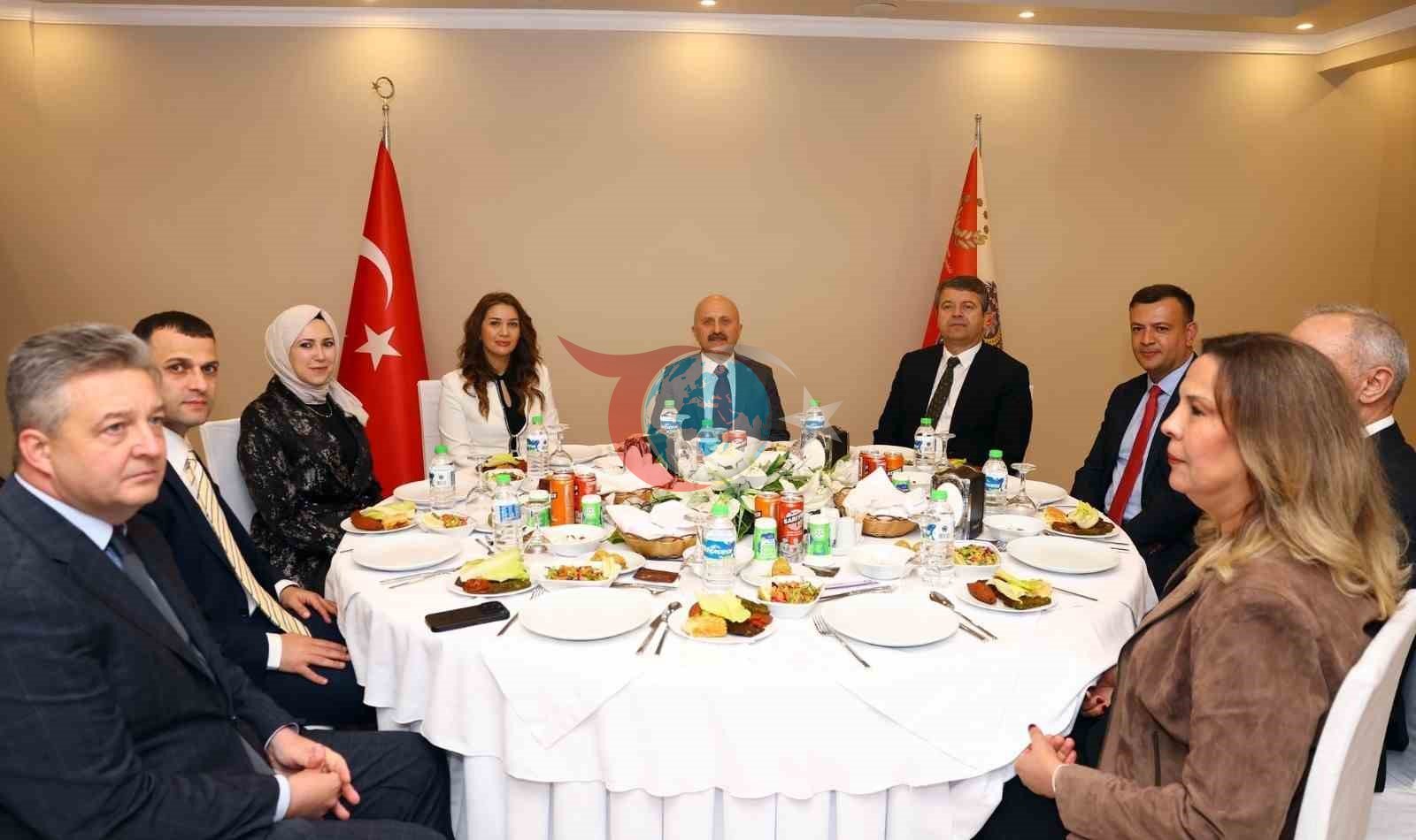 Aydın Valiliği'ne Atanan Vali Varol İçin Adıyaman'da Veda Yemeği Düzenlendi