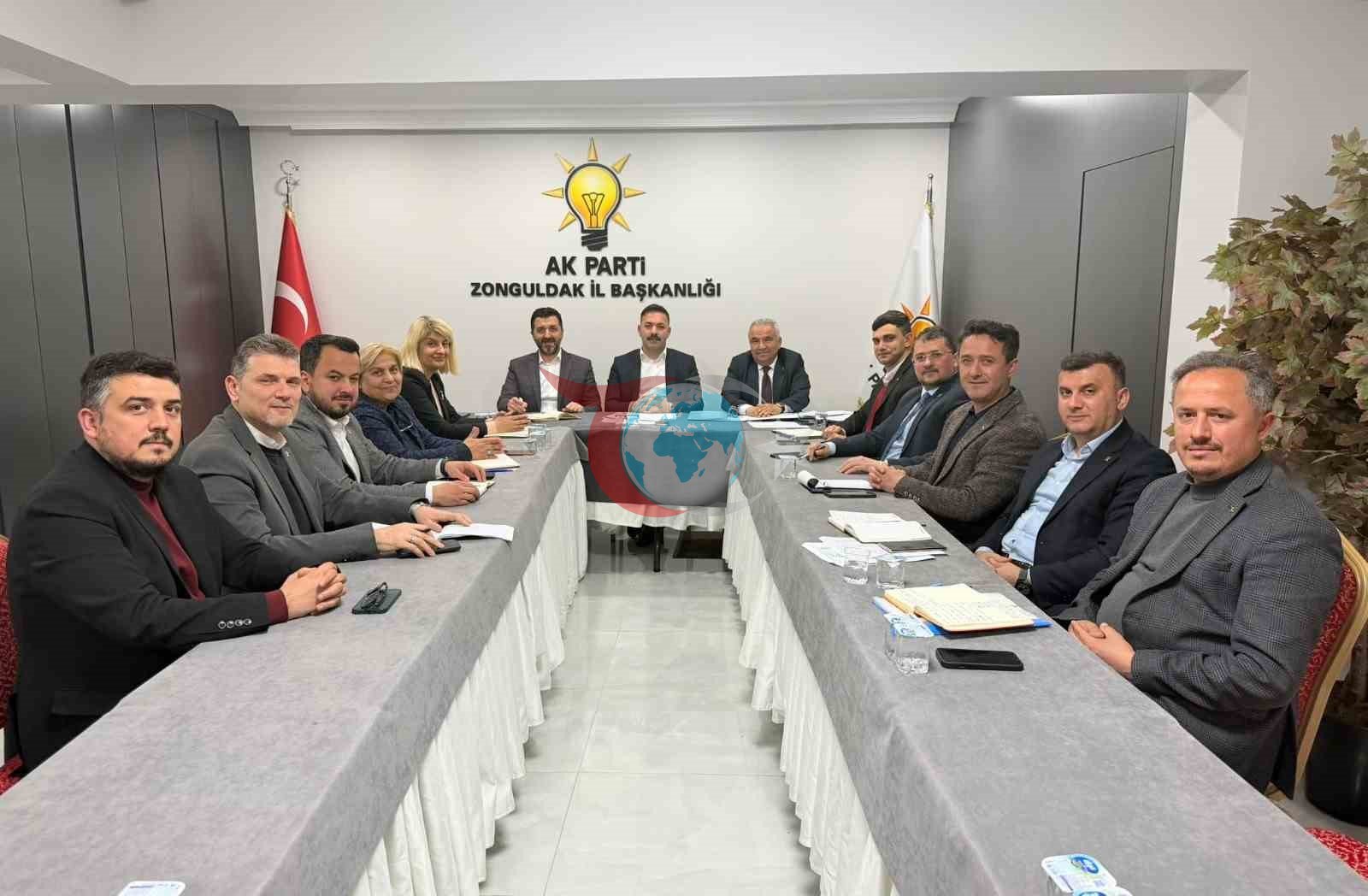 AK Parti Zonguldak'ta Geniş Katılımlı Toplantı Düzenledi