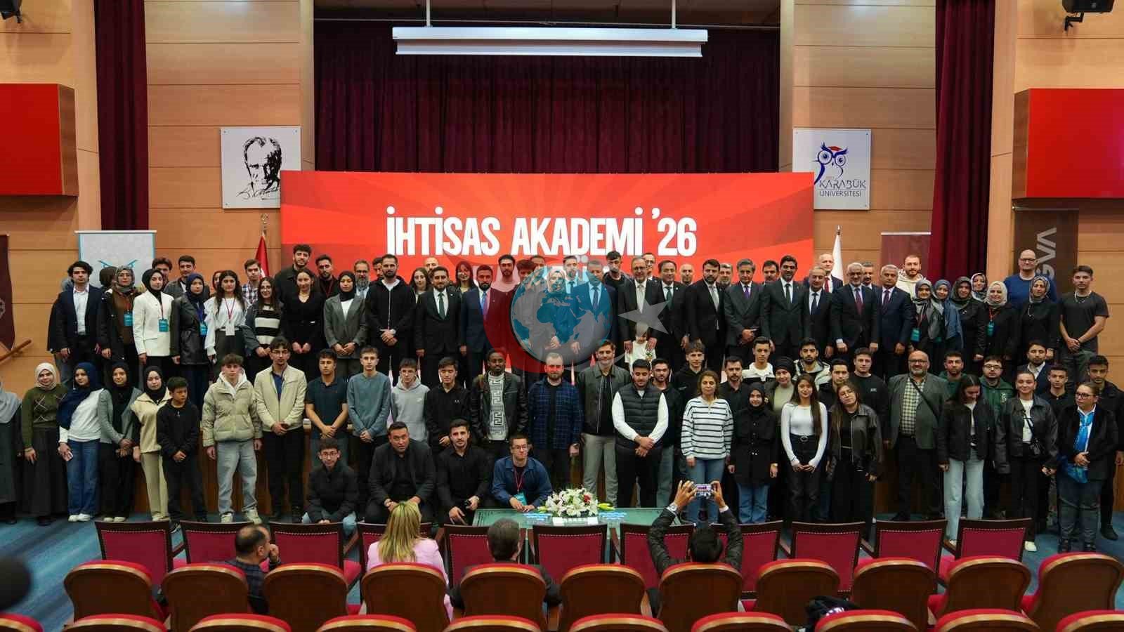 Kasapoğlu, Karabük Üniversitesinde gençlerle buluştu