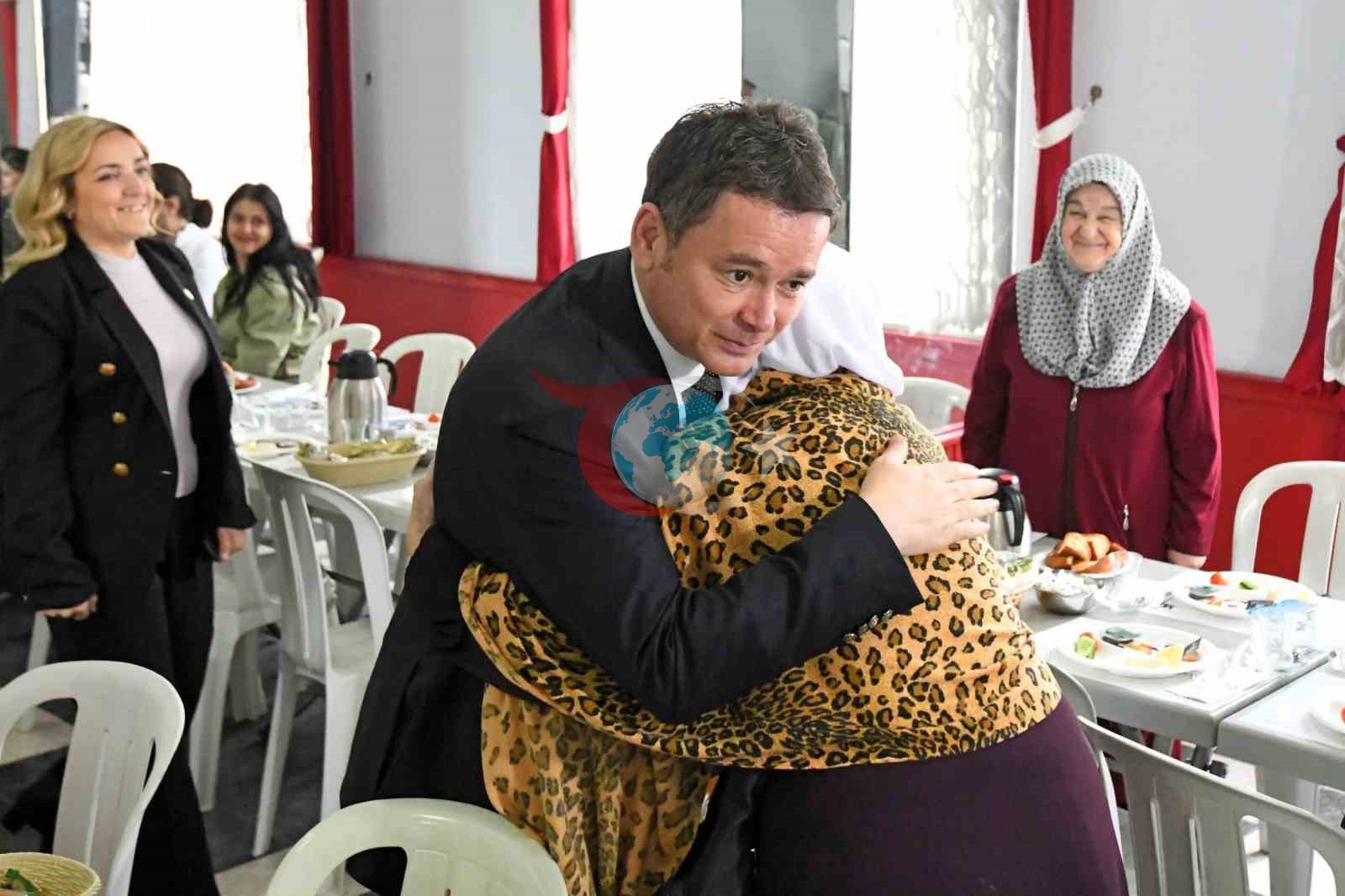 Başkan Aydın Sırameşeler Mahallesi'nde Vatandaşlarla Buluştu