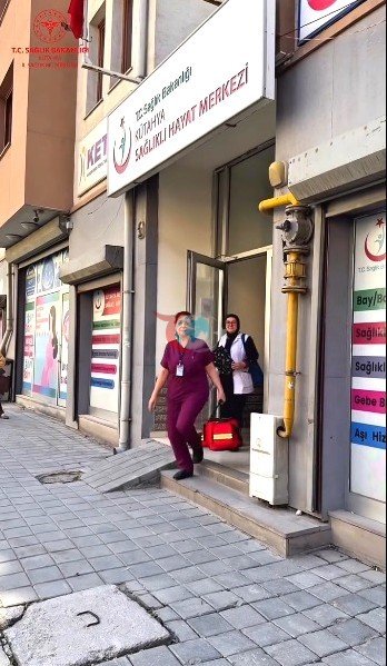Kütahya'da 'Her Gebeye Bir Ebe' Programı ile Evde Sağlık Hizmeti