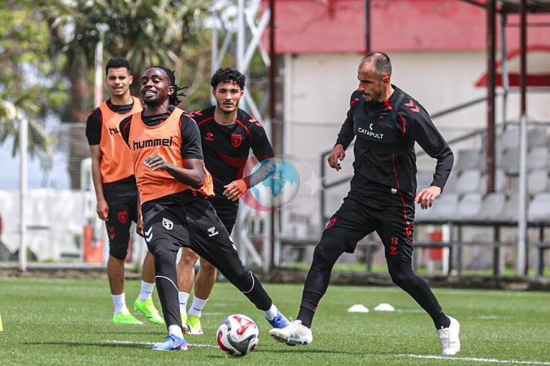 Samsunspor deplasmanda oynayacakları RAMS Başakşehir maçına hazırlanıyor