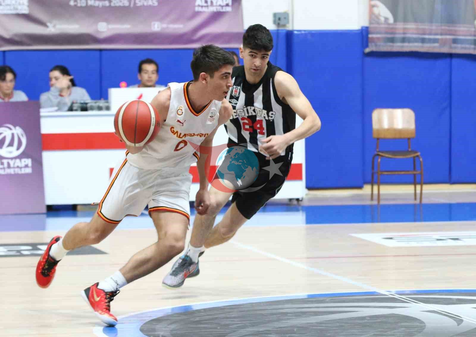 U18 Basketbol Türkiye Şampiyonası'nın İkinci Günü Nefes Kesti