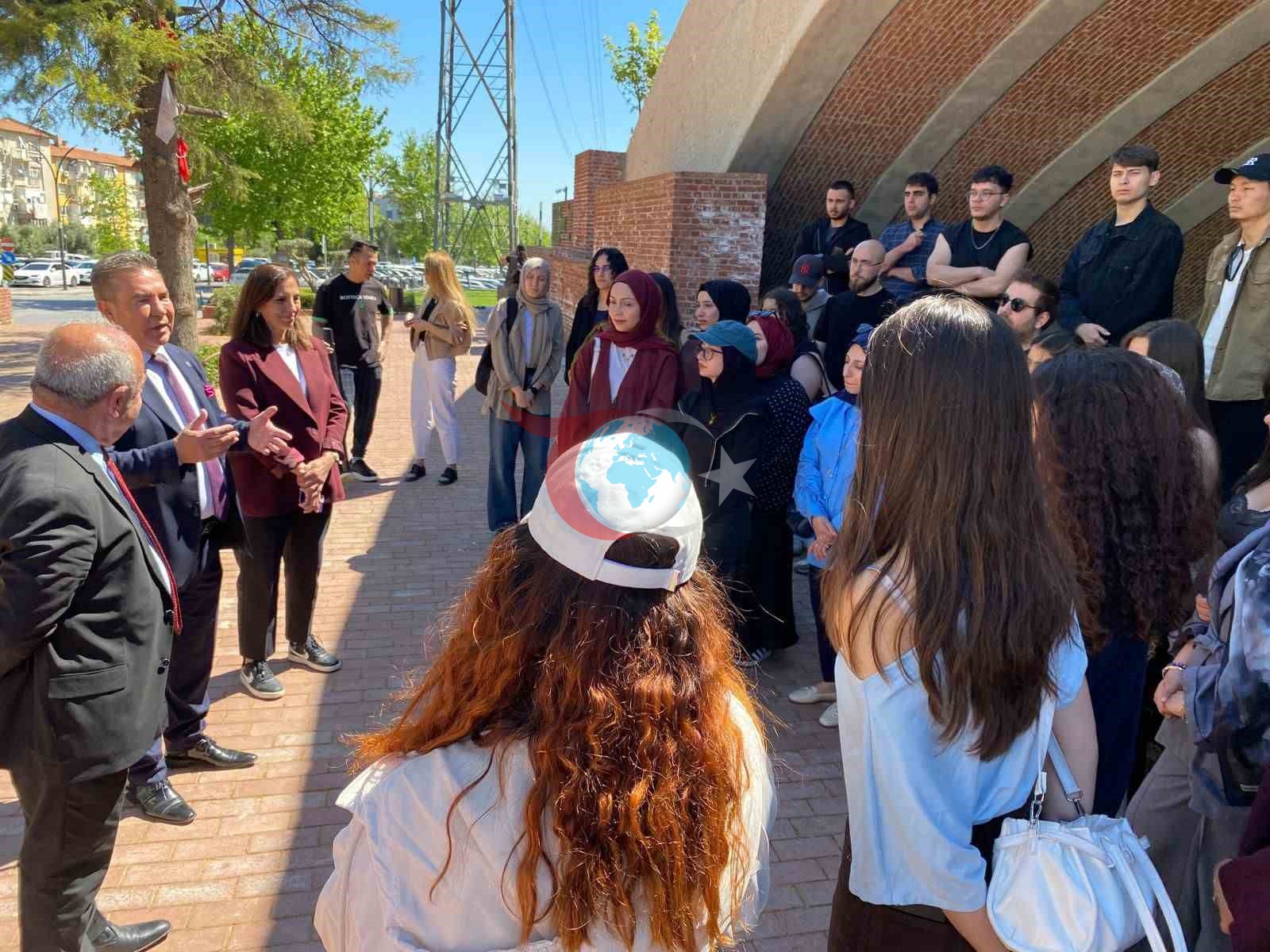 Üniversitelilere Manisa'nın Tarihi Zenginlikleri Tanıtıldı