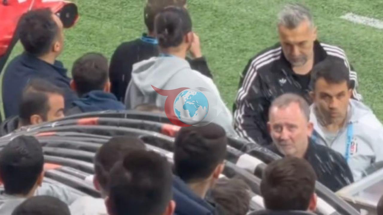Beşiktaş'ta Gergin Gece: Taraftarlar Sergen Yalçın'ı Hedef Aldı