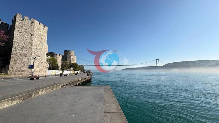 İstanbul'da Yoğun Sis Gemi Trafiğini Engelledi