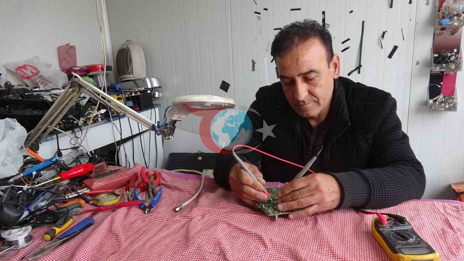Geleneksel Televizyon Tamirciliği Dijital Dönüşüme Karşı Ayakta Durmaya Çalışıyor